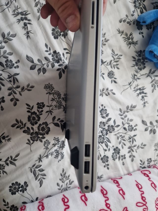 Hp laptop 15-dw2001ns