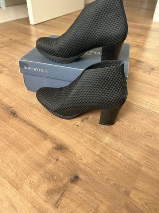 Botines negros n38