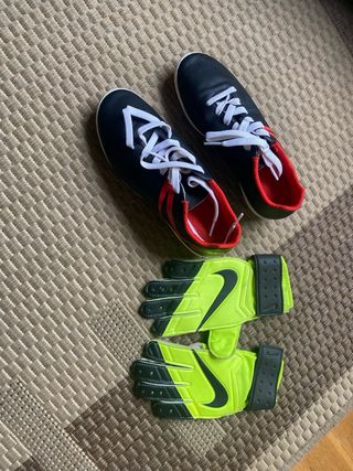 Botas futbol niño mas guantes portero