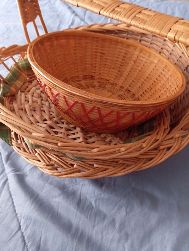Lote 2 cestas de mimbre