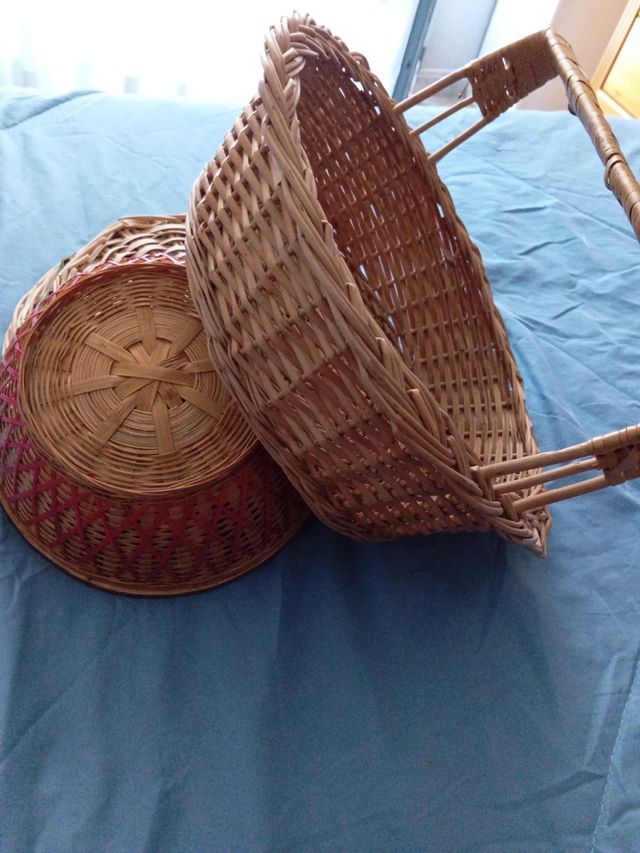 Lote 2 cestas de mimbre