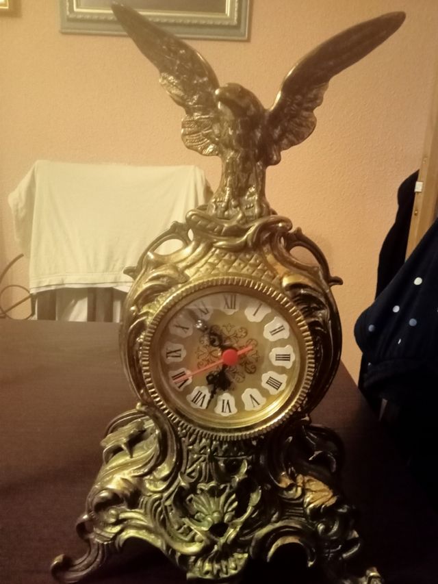 Antigüedad. Precioso reloj de Salón .