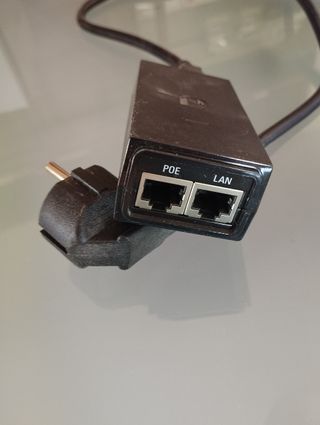ADATTATORE POE UBIQUITI NETWORKS POE-24-G-12W 