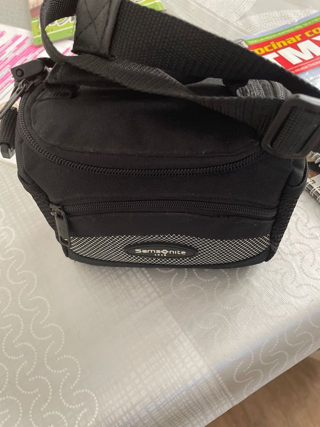 Funda para camara de fotos o video . Sansonite .