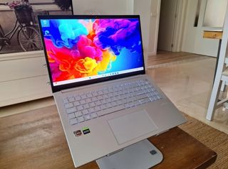 Portátil 2025 Asus LIGERO OLED 1.5TB RTX 20GB