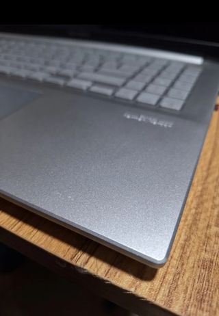 Portátil 2025 Asus LIGERO OLED 1.5TB RTX 20GB