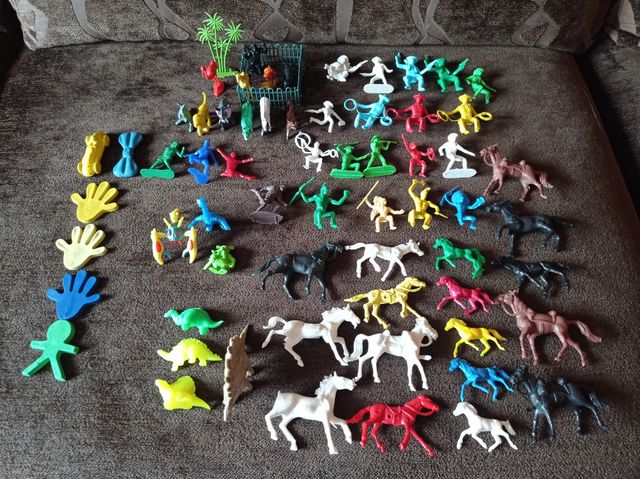 Muñecos, figuritas indios, vaqueros, años 80