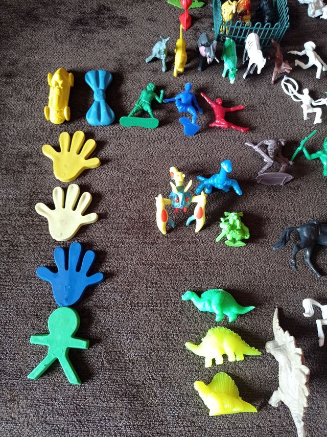 Muñecos, figuritas indios, vaqueros, años 80