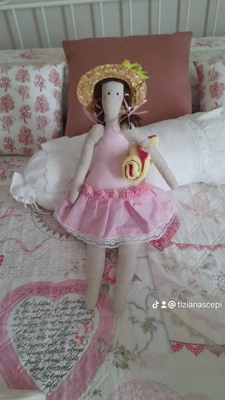 Bambola artigianale "Tilda"