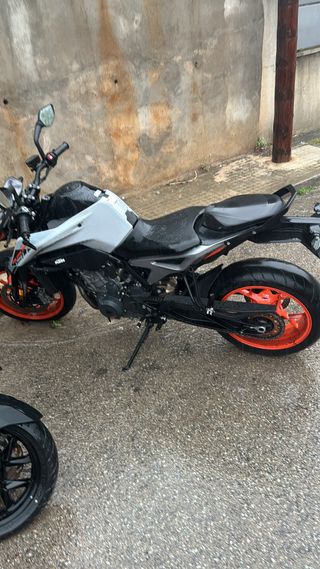 Ktm duke 790L