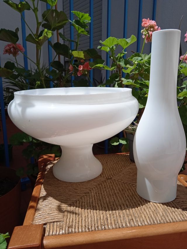 AÑOS 40 OPALINA PERLA GRAN CENTRO Y JARRÓN ÚNICO