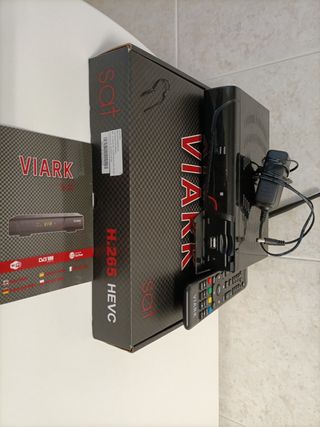 Decodificador Viark Sat e  Iris 9700- 02 Hd