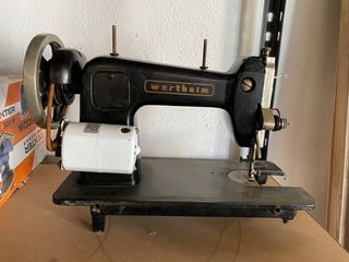 Maquina de coser antigua