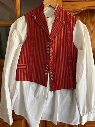 Traje fallero niño completo.
