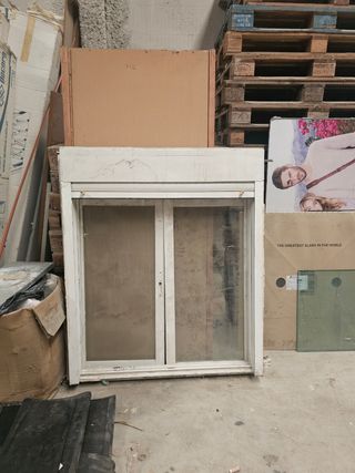 Ventana de aluminio compreta 120×140 incluido cajó