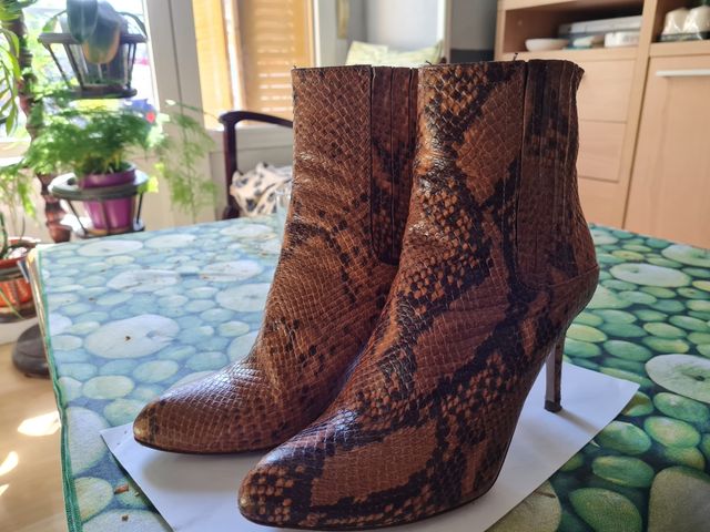 Botines tacón serpiente
