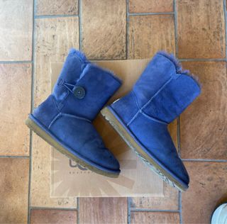 Ugg viola