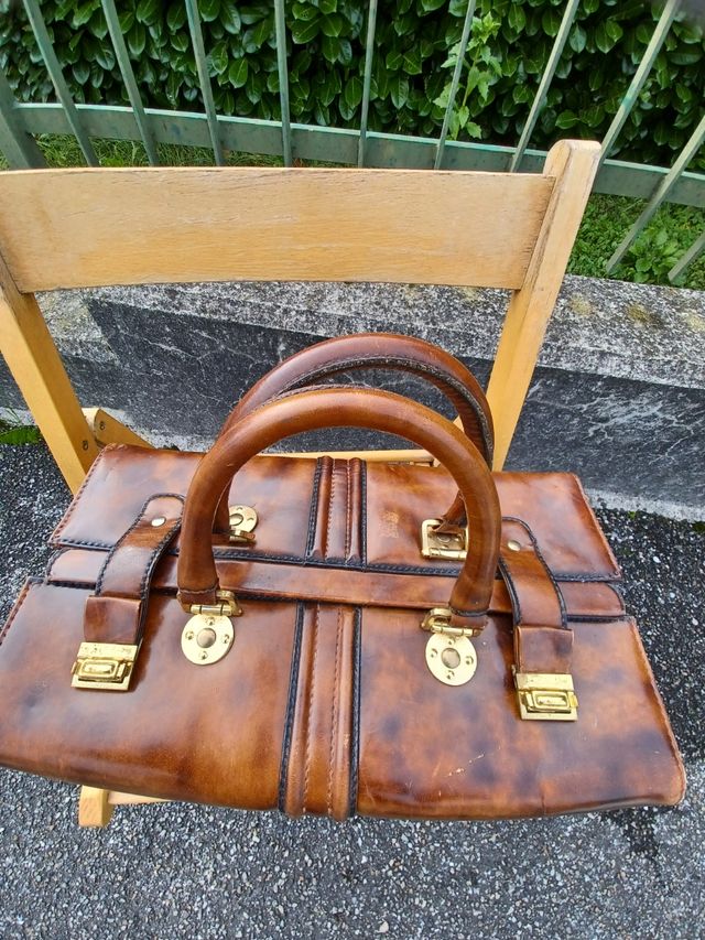 valigetta in pelle e ottone