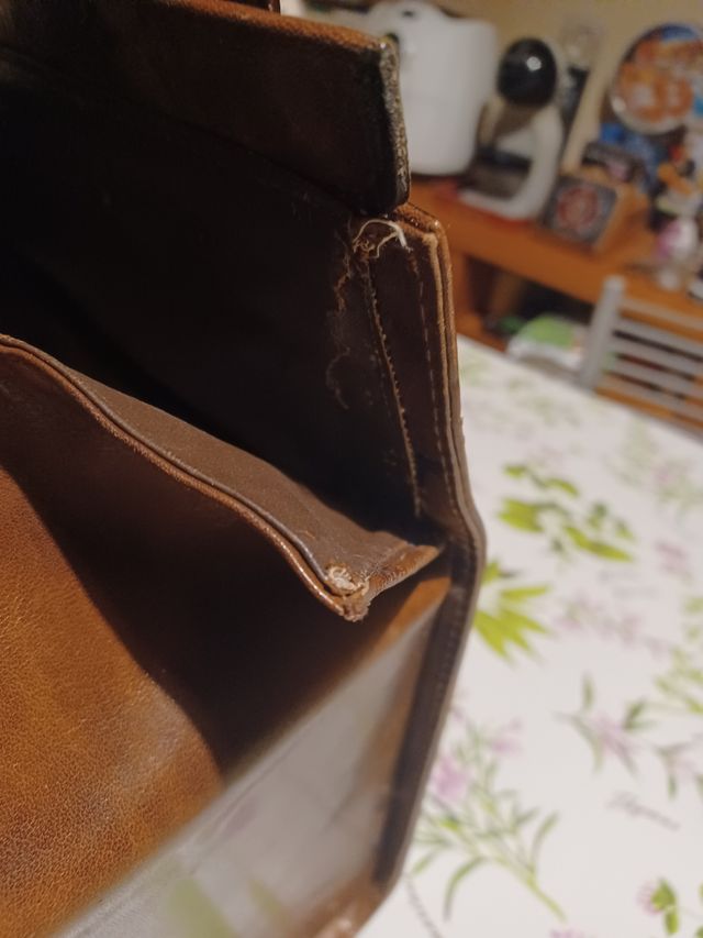 valigetta in pelle e ottone