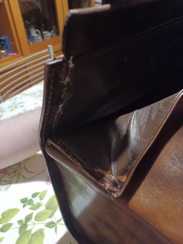 valigetta in pelle e ottone