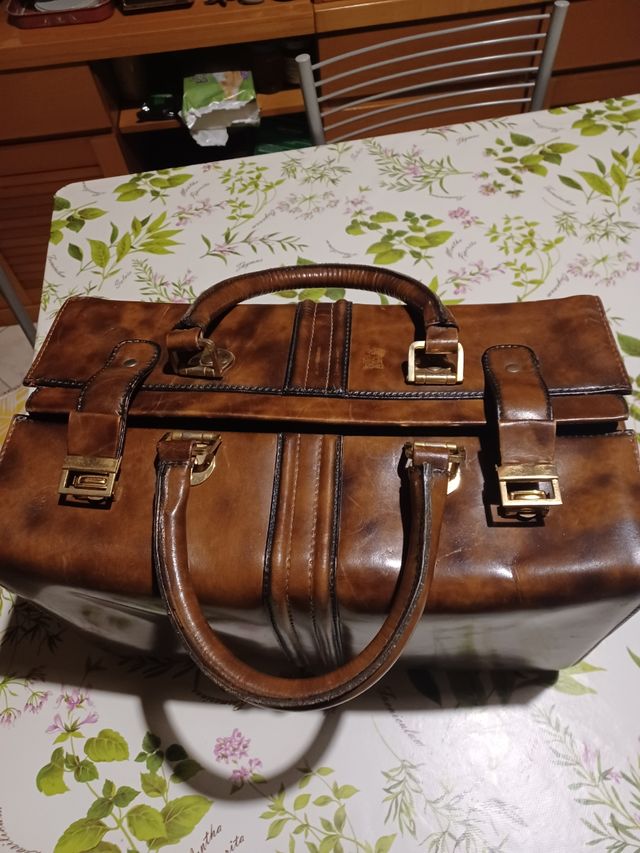 valigetta in pelle e ottone