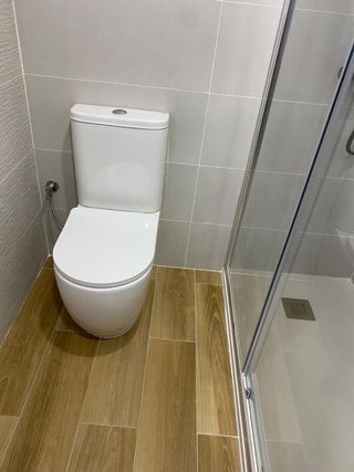 Reformo pisos , locales , baños , cocinas j.l