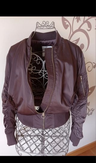 CAZADORA BOMBER CON CUELLO DESMONTABLE 