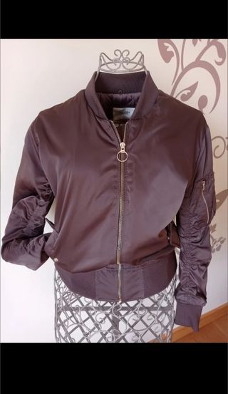 CAZADORA BOMBER CON CUELLO DESMONTABLE 