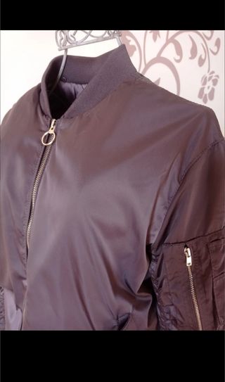 CAZADORA BOMBER CON CUELLO DESMONTABLE 