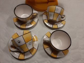 Teiera + 4 tazze caffe piattini + supporto giallo