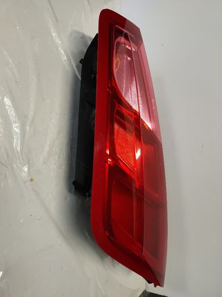 PILOTO TRASERO IZQUIERDO GRANDE PUNTO 3P