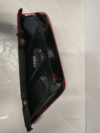 PILOTO TRASERO IZQUIERDO GRANDE PUNTO 3P