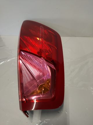 PILOTO TRASERO IZQUIERDO GRANDE PUNTO 3P