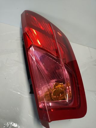 PILOTO TRASERO IZQUIERDO GRANDE PUNTO 3P