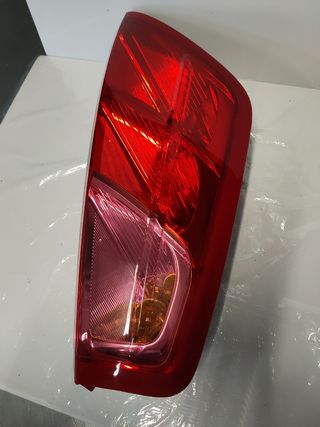 PILOTO TRASERO IZQUIERDO GRANDE PUNTO 3P