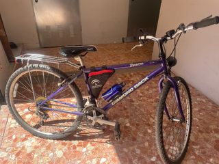 Bicicleta de montaña clásica Diamondback Traverse
