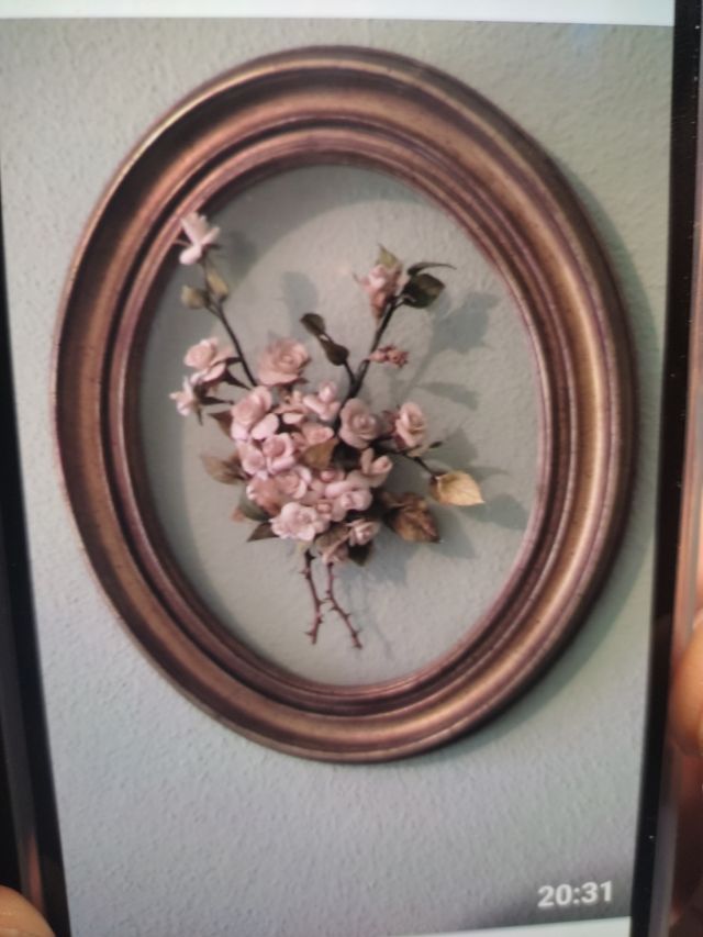 Varios cuadros hechos de miga de pan