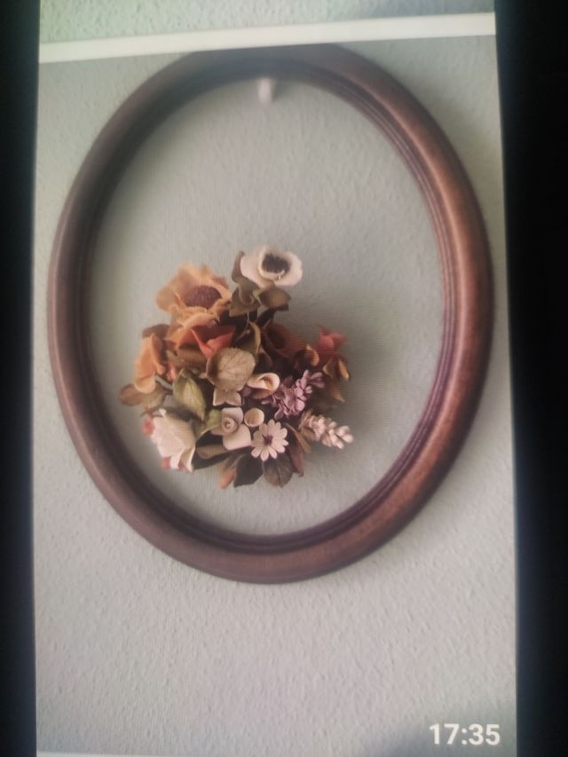 Varios cuadros hechos de miga de pan