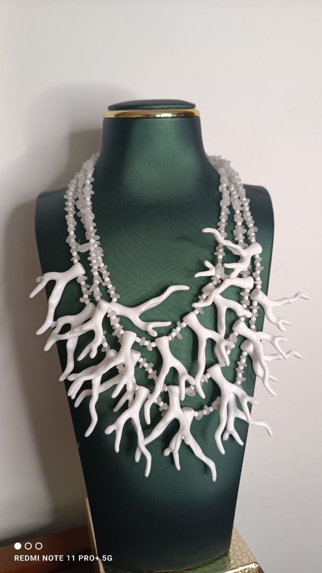 Collana bianca corallo ecologico