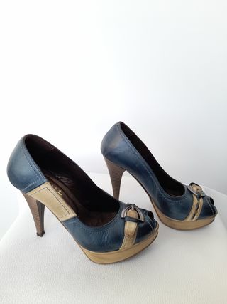 Zapatos de piel. Beige y azul jeans. T37
