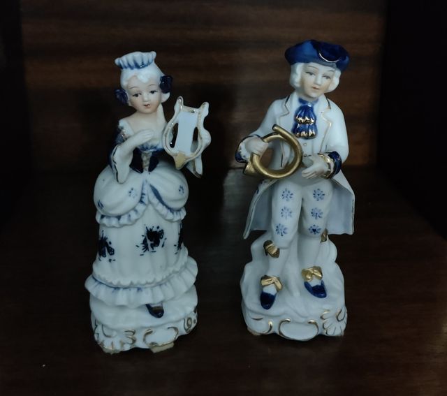 Pareja figuras antiguas