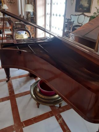 Piano collard and collard