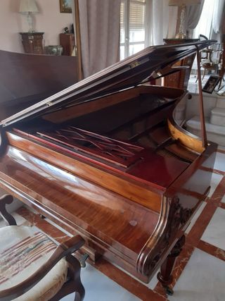 Piano collard and collard