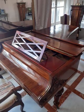 Piano collard and collard