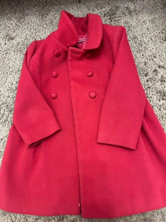 abrigo rojo niña talla 24 meses