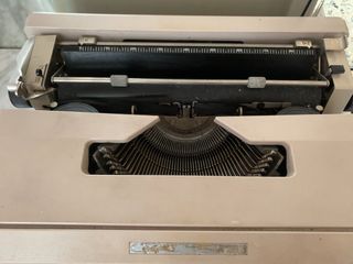 Maquina de escribir Olivetti