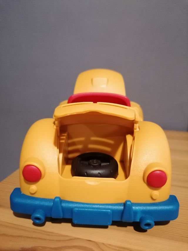 Battat. Coche Wonder Wheels Roadster amarillo.