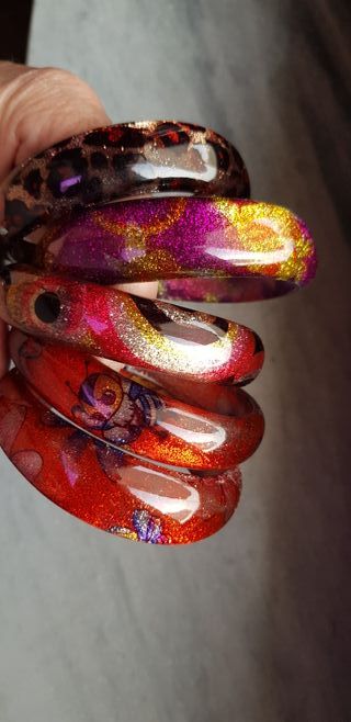 Set Braccialetti rigidi in resina colorata