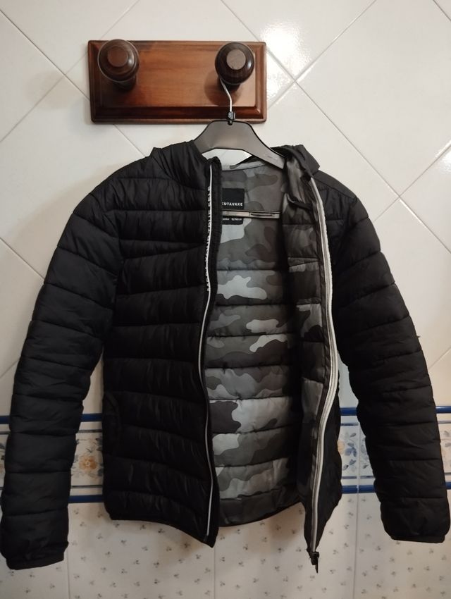 Plumífero Mayoral niño 10 años negro. Impecable 