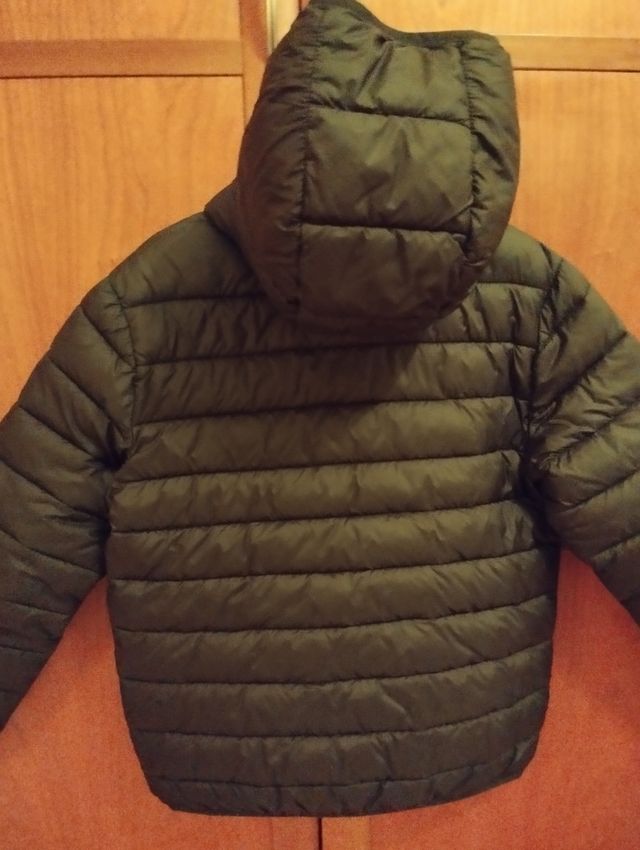 Plumífero Mayoral niño 10 años negro. Impecable 